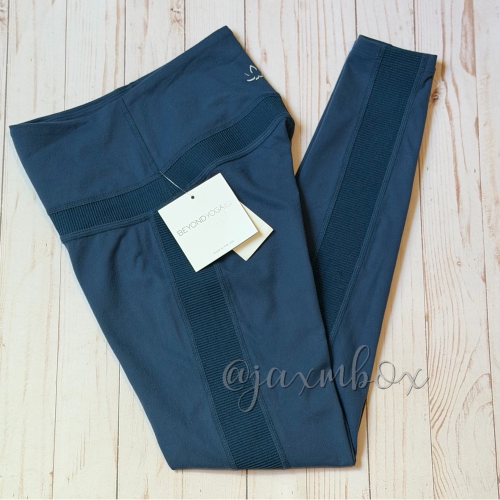 NWT Beyond Yoga High Waisted Legging Rib Waist & Side Design Blue Horizon Small
